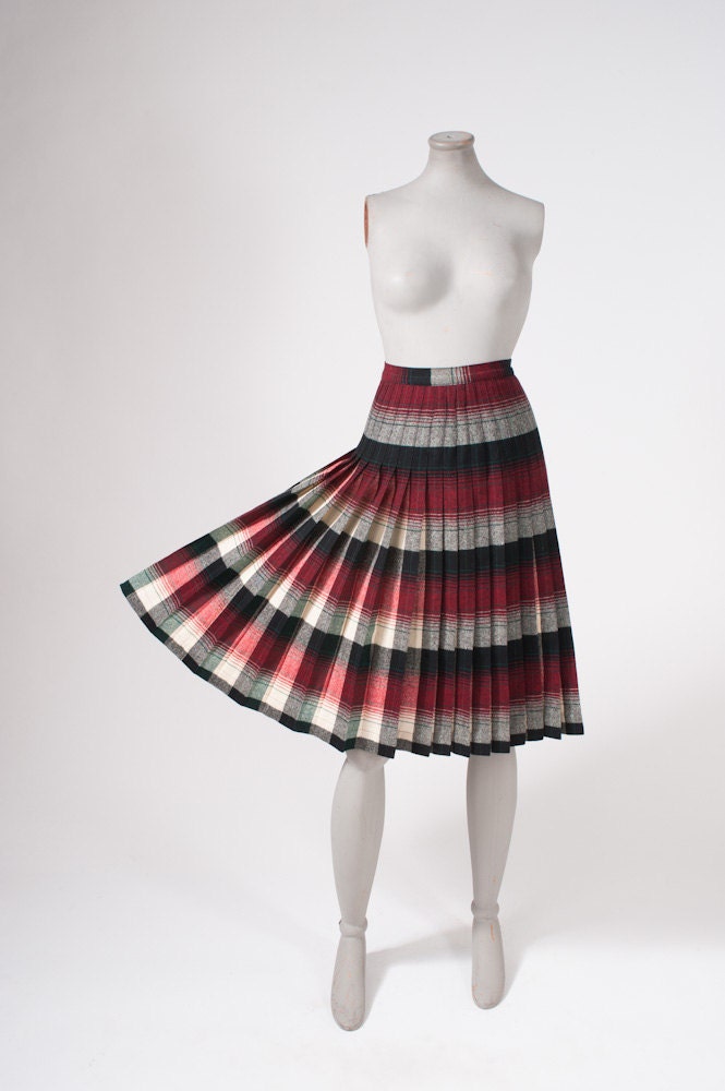 1950's Pendleton Wool Plaid Pleated Skirt - Pendleton '49er Winter Classic - missfarfalla