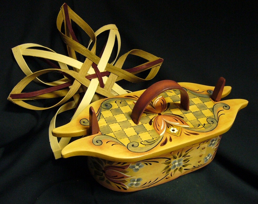 Beautifully Decorated Norwegian Style Tine