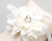 Wedding Ring Bearer Pillow, Bridal Ring Pillow, Flower ring pillow - Dahlia