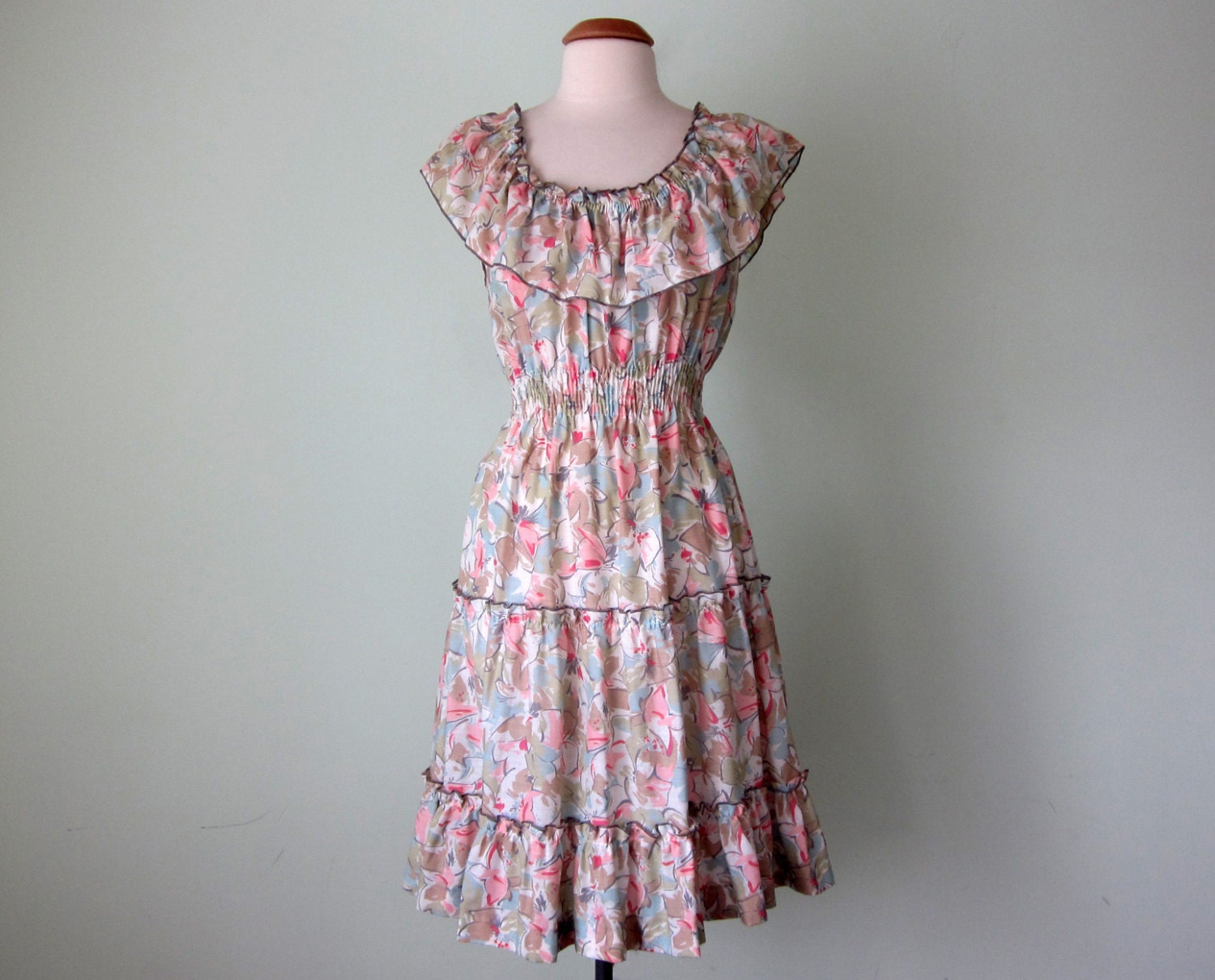 70s dress / floral off shoulder ruffle tiered sundress summer pastel (s - m)