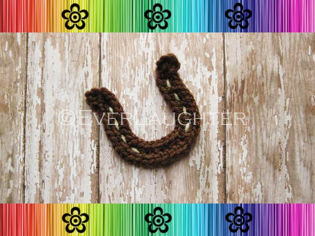 Horseshoe Applique - Crochet Pattern PDF - Detailed Photos