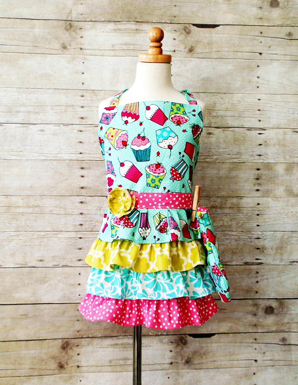 Cupcakes---Little girl full ruffle apron with oven mitt
