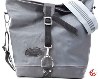 Grey Leather Tote // Upcycled and Handmade by peace4you - Model pauline-2013