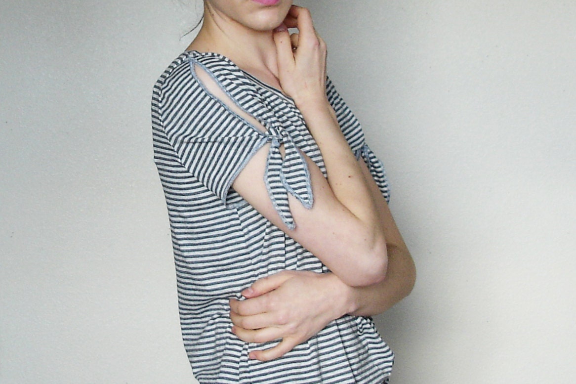 Sample SALE Striped Tie Sleeve T Shirt Small