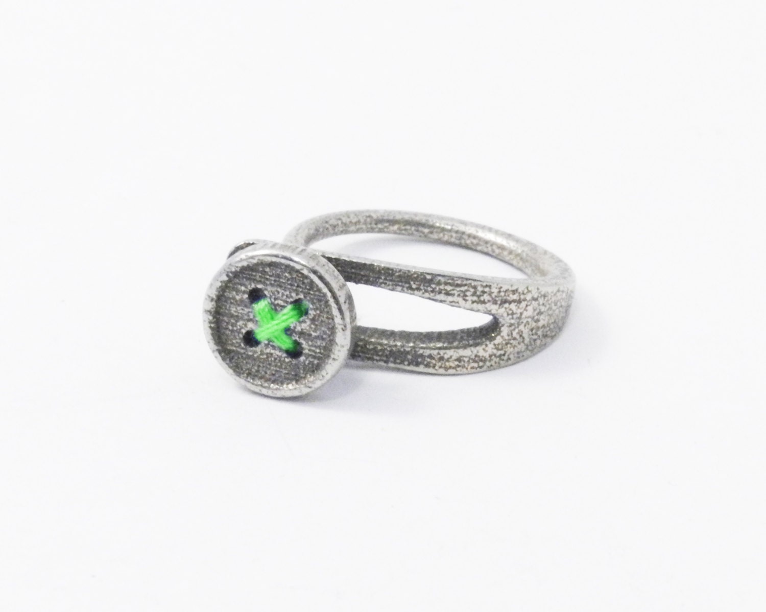 Buttonhole Ring with DIY Sewing Kit
