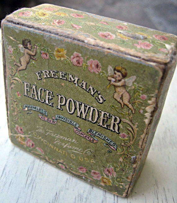 Vintage face powder box, cupids and roses, Freeman's, beautiful vanity box