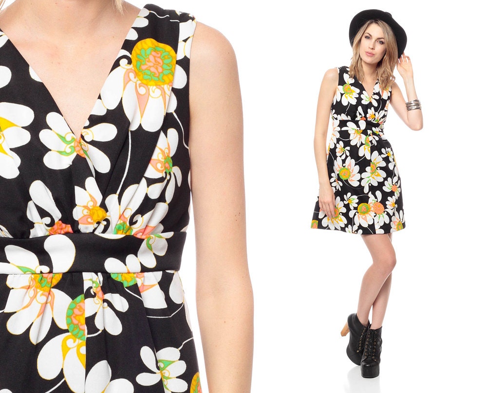 Pop Art Dress 70s Mini Black and White FLORAL Print DEEP V Neck 1970s Babydoll Boho Hippie Wrap Vintage Flower Power Small Medium