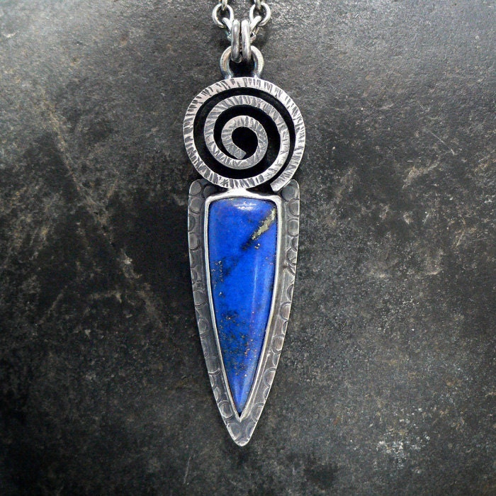 Sterling Silver Necklace with Lapis Lazuli Cabochon