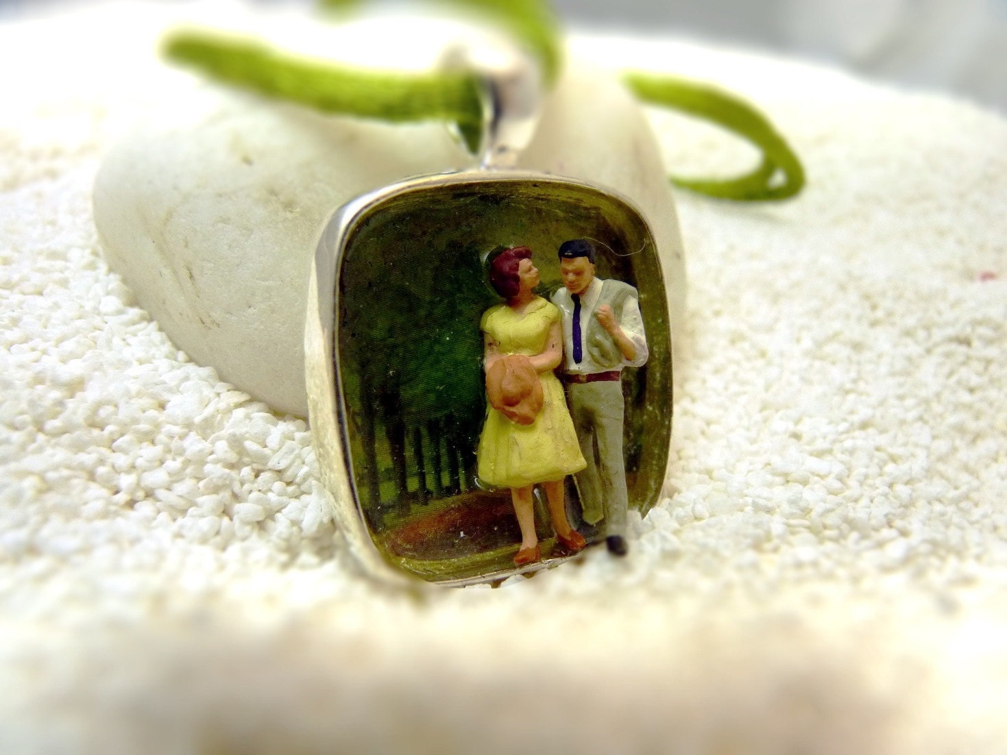 Romantic walk pendant
