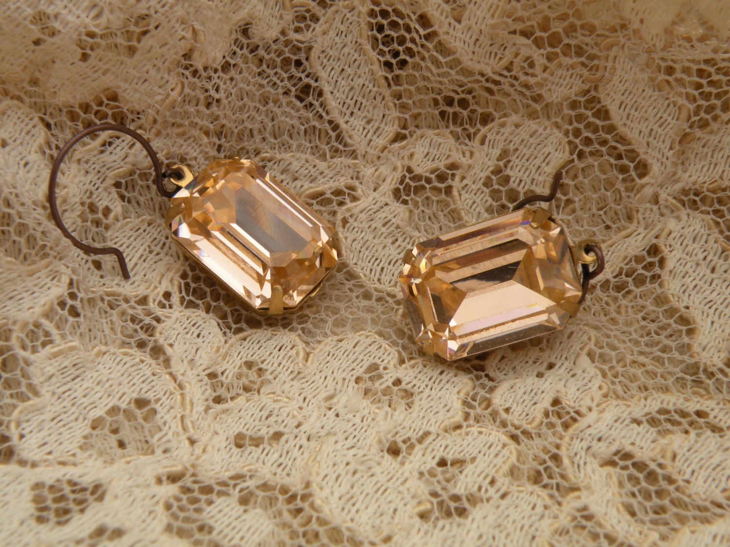 chic Swarovski rhinestone earrings vintage style sparkling peach step baguette spring pastel shabby fresh simple