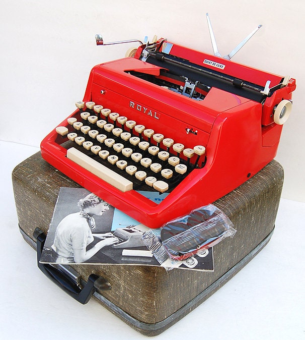 PROFESSIONALLY SERVICED 1956 Red Royal Quiet DeLuxe Typewriter