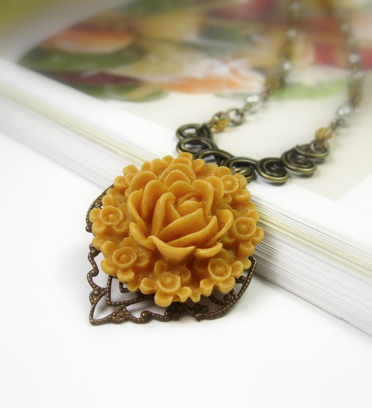 Honey Gold Victorian Style Necklace, Romantic Jewelry, Rose Cabochon, Floral Jewelry, Womens Accessories, Czech Glass, Trinity Brass
