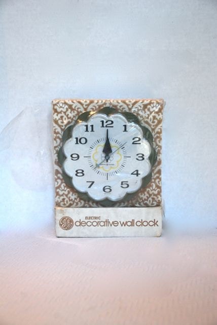 Vintage Mid Century GE Electric Wall Clock in Original Box