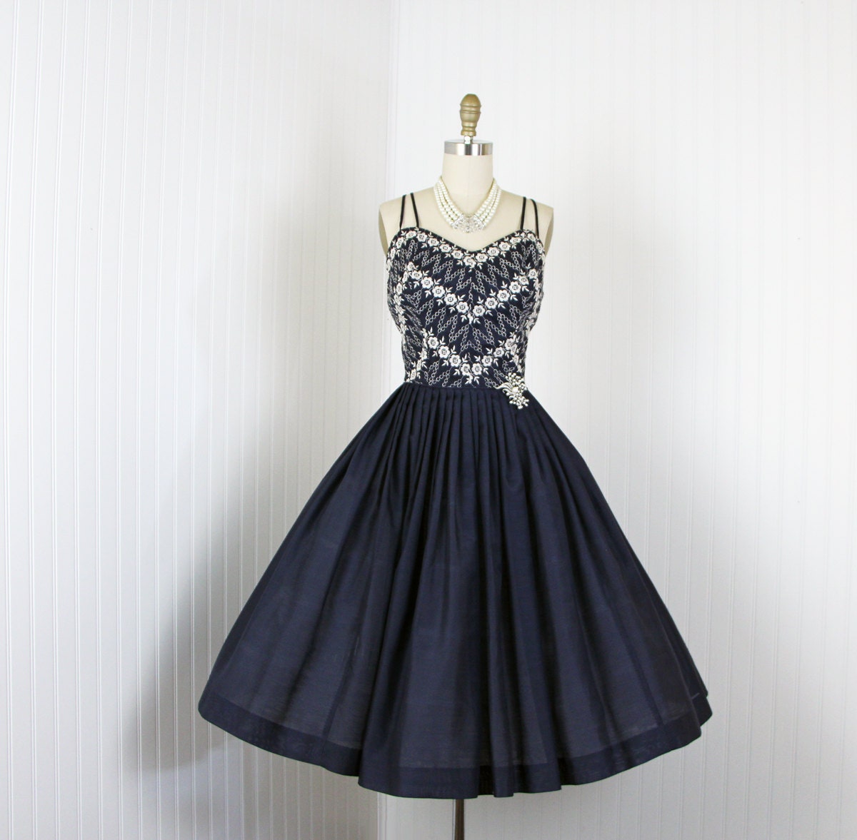 1950s Dress - Vintage 50s Dress - Navy White Embroidered Roses Party Princess Sundress S - Promised Land