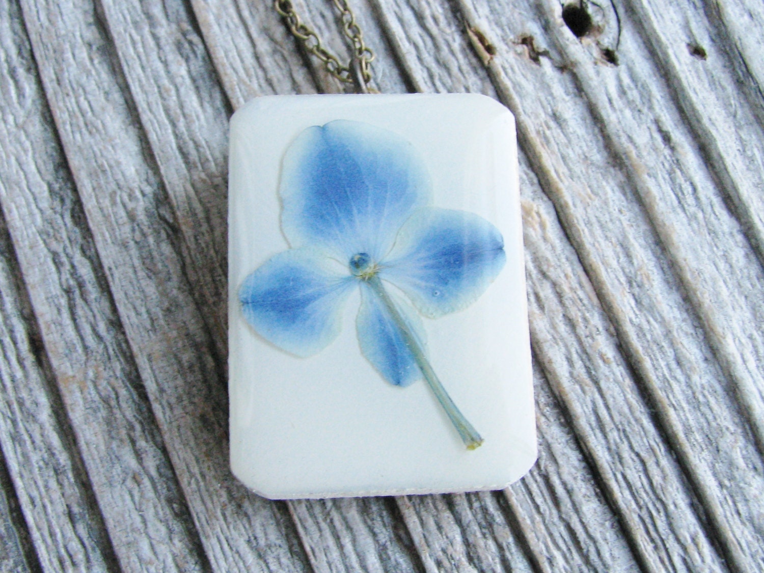 Pressed Flower Necklace Real Blue White Hydrangea Flower in Resin Wood Pendant Unique Jewelry Gardener Naturalist Gift Bridal Jewelry