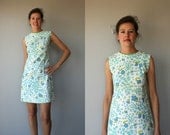 60s shift dress / 60s dress / 1960s floral shift / spring dress 60s / 1960s day dress - size xs to small