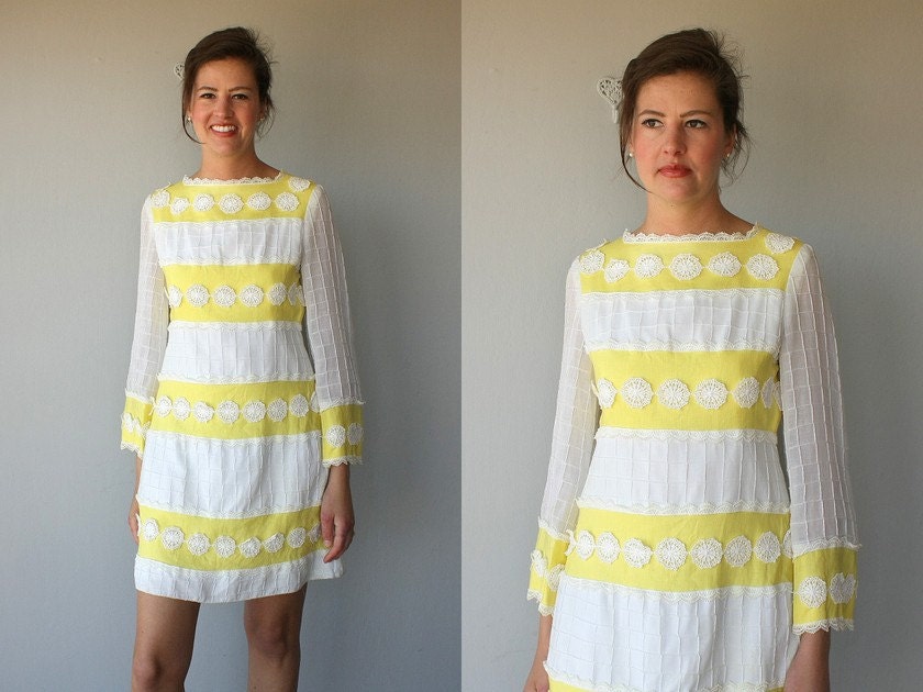 60s party dress / 1960s dress / shift dress 1960s / 60s wedding dress - size small to medium