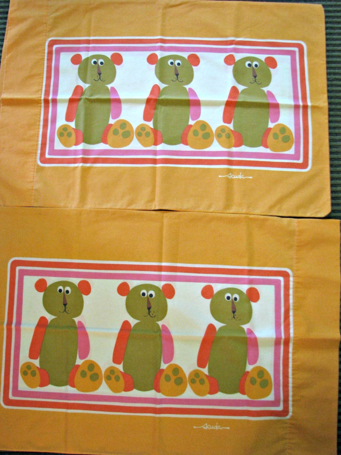 2 Cute Vintage Scuda Designed Bear Pillowcases