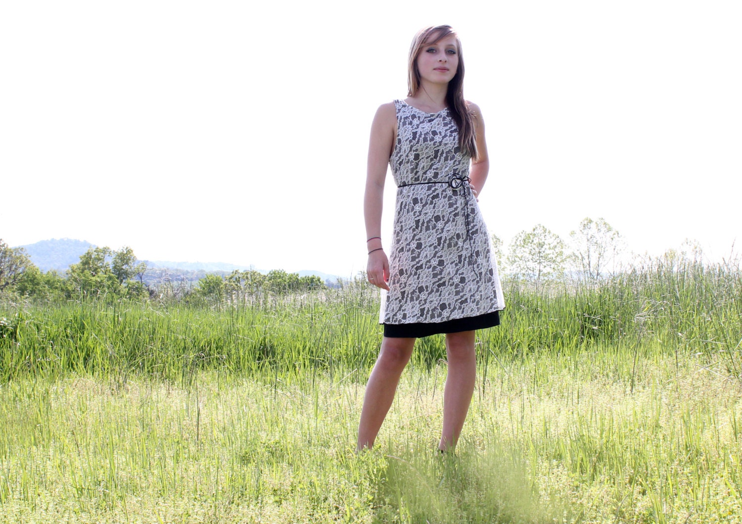 Vintage 90s Lace Dress in Black and White . Spring & Summer Sleeveless Floral with Rosette Belt . Size Medium