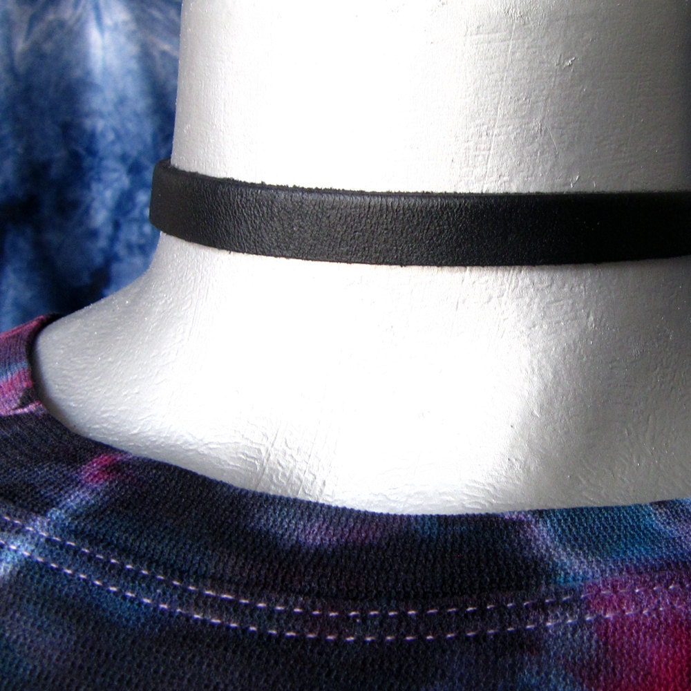 Thick Adjustable Plain Black Leather Choker