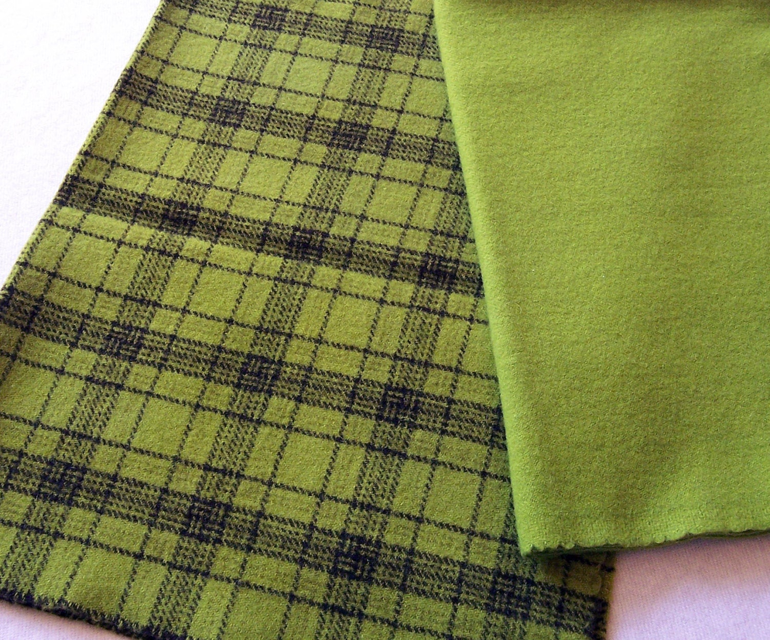 Fat Quarter Yd. Hand Dyed Wool Fabric, Kiwi Green - Rug Hooking, Applique, Sewing Projects / Q387