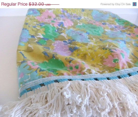 On Sale Vintage Bedspread Twin Summer Flowers