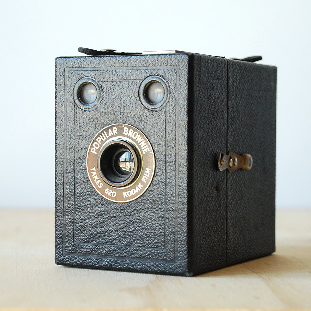 1930s Kodak Six-20 Popular Brownie Box Camera 1937 Antique Camera