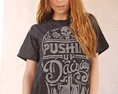 Pushing Up Daisies - T-shirt