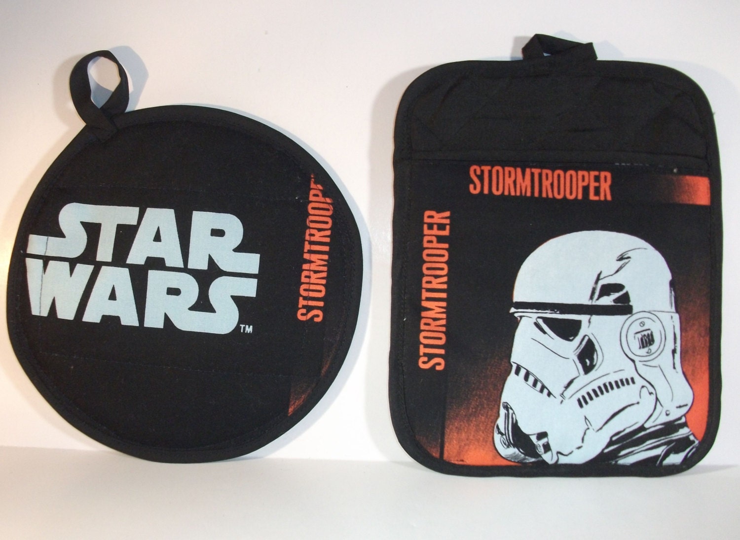 Star Wars  Pot Holders -Set of 2      Lucas      Storm Trooper and Logo