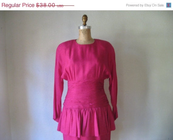 SALE // vintage 1980s retro 1940s dress / gillian silk paisley fuschia pink cummerbund fitted waist peplum pencil skirt