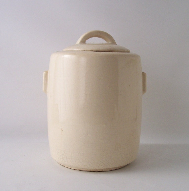 vintage mccoy cookie jar canister with lid white serving kitchen housewares kitchenware storage retro mid century