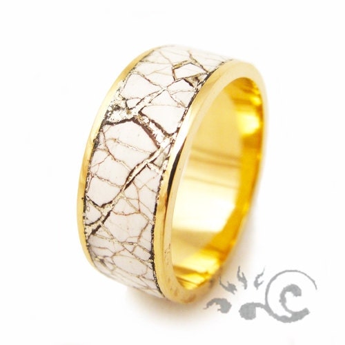Eggshell 14k yellow gold ring