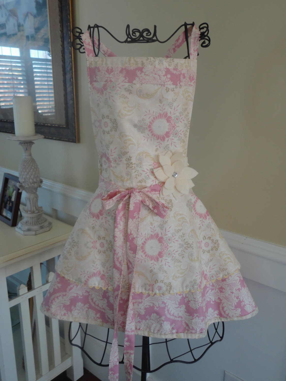 4RetroSisters "Annabelle Style" Womens Full Apron "Soft Raspberry" - Anna Griffin Fabric