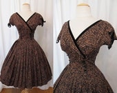 Darling 1950's  New Look brown and black cotton  print dress w/ velvet trim rockabilly classic pin up girl - size Medium