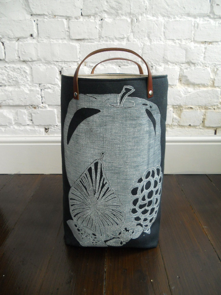 Indigo hamper with leather handles Fruit Cluster