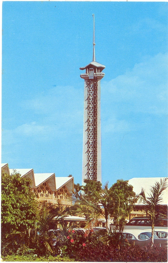 Vintage Florida Postcard - Riviera Beach - Bazaar Trylon Tourist Attraction View of Palm Beaches