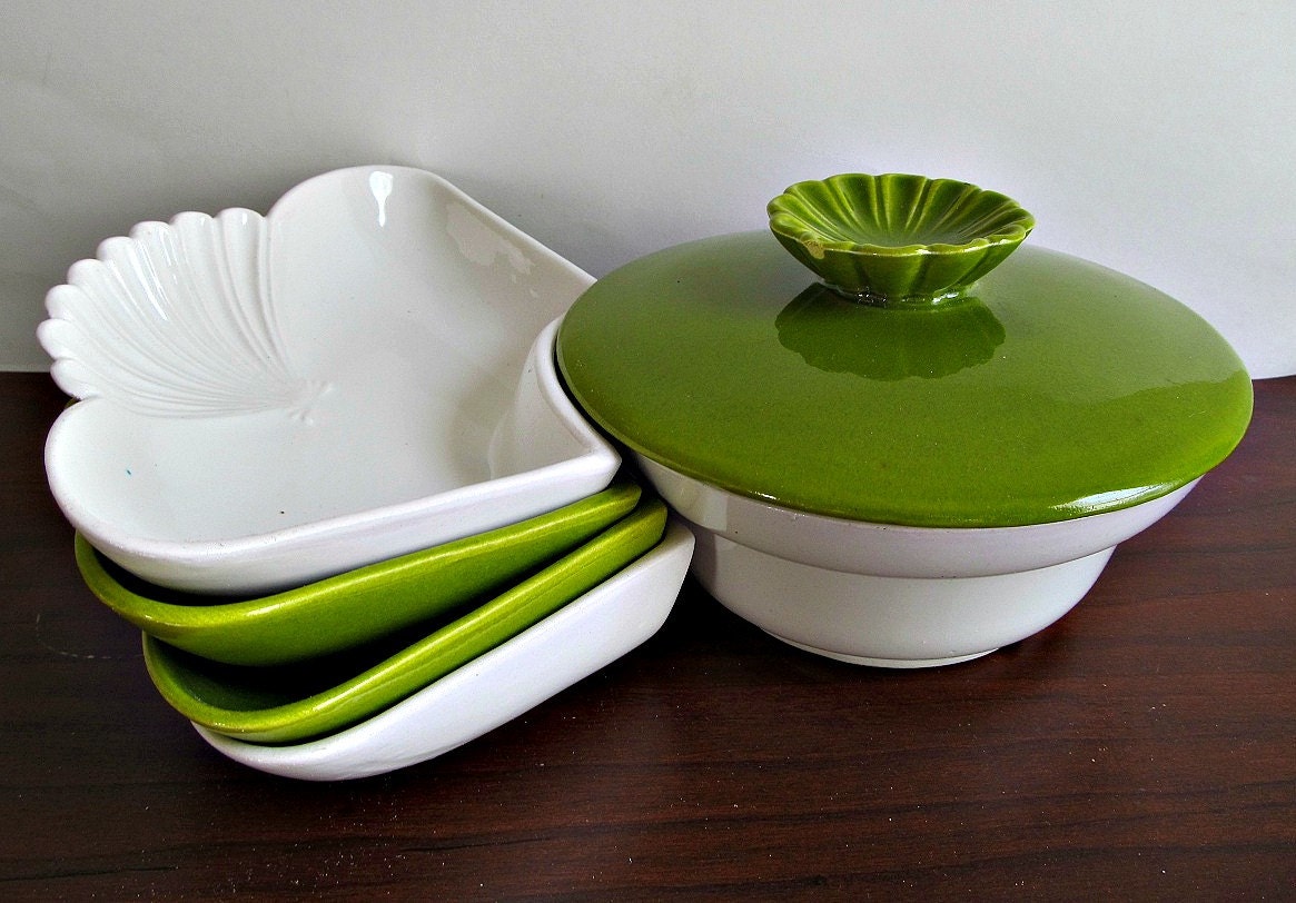 Vintage California Pottery 6 Piece Serving Set in Green and White