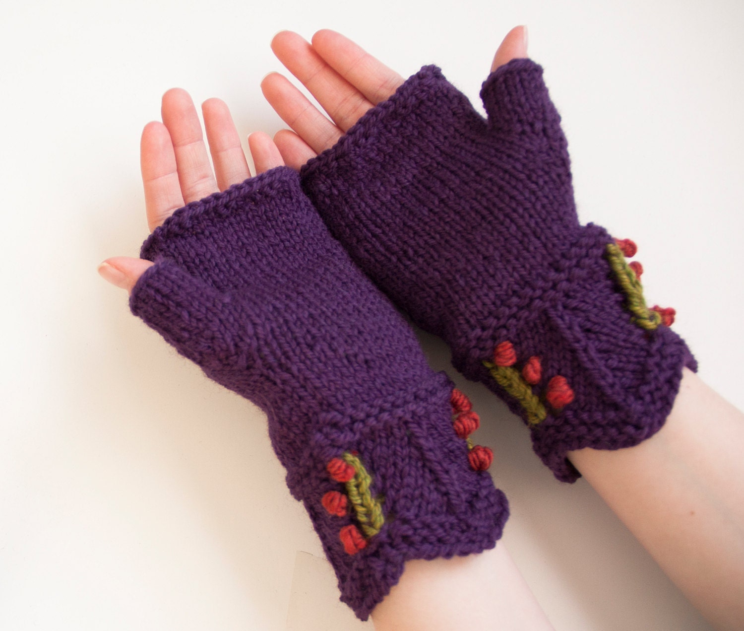 Purple Knit  Flowerbuds in Wool Fingerless Gloves