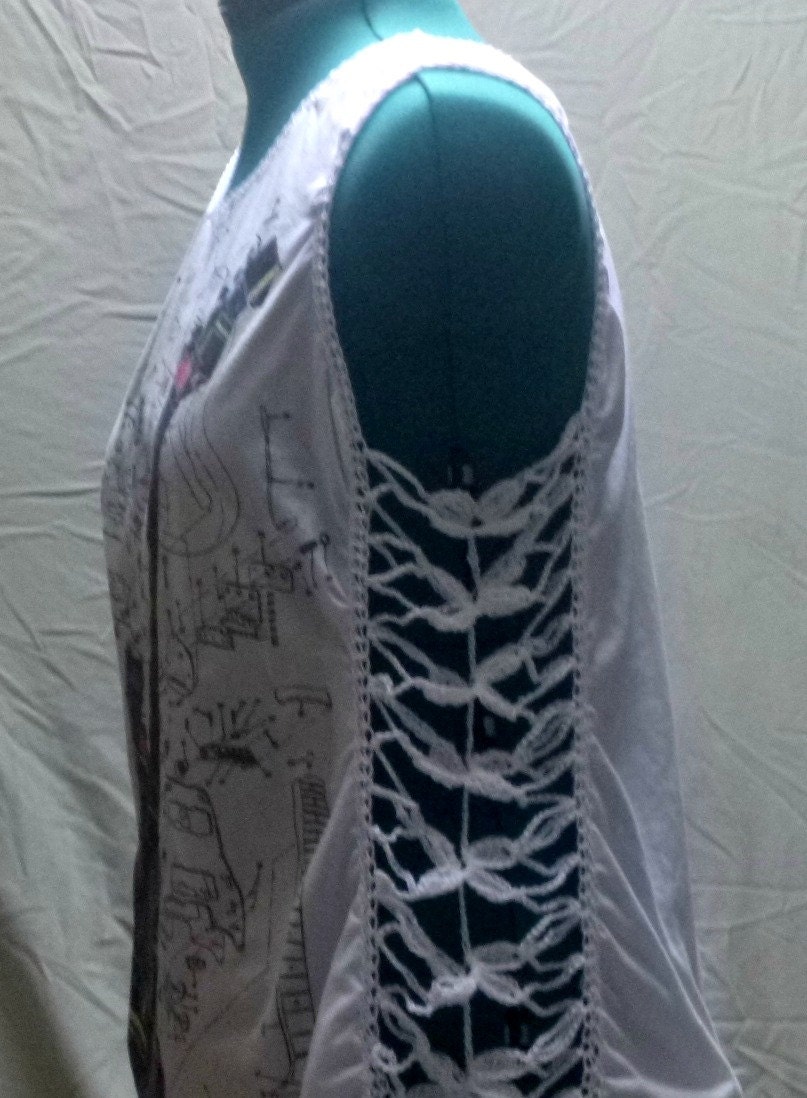 Upcycled White  Tee Shirt Crochet Dragonfly Side vents