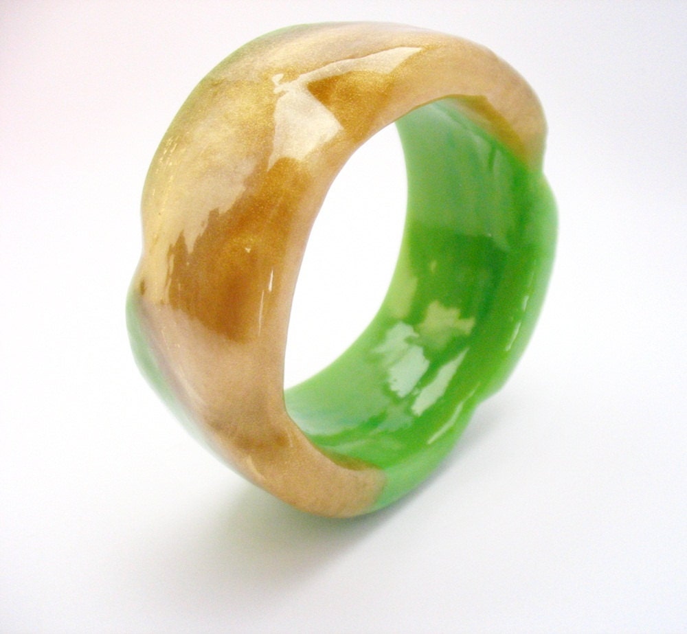 Green gold wedge edged resin bangle bracelet jewelry , emerald green and gold chunky bracelet resin bangle , woman big jewellery
