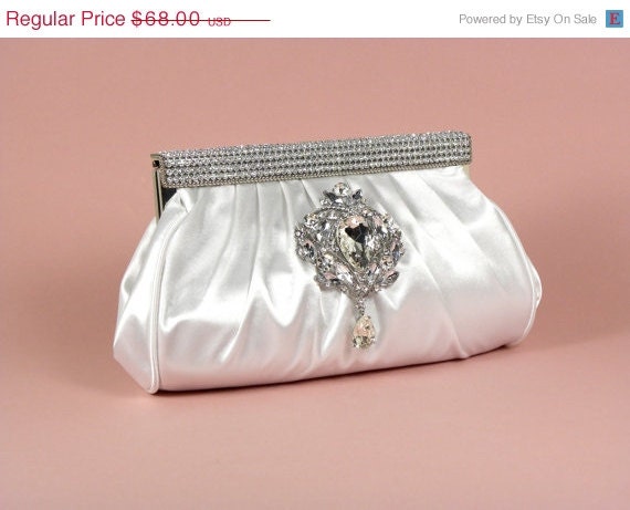 ON SALE Wedding Clutch, Crystal Bridal Clutch, White Satin Vintage Style Clutch Purse with Crystal Dangling Brooch
