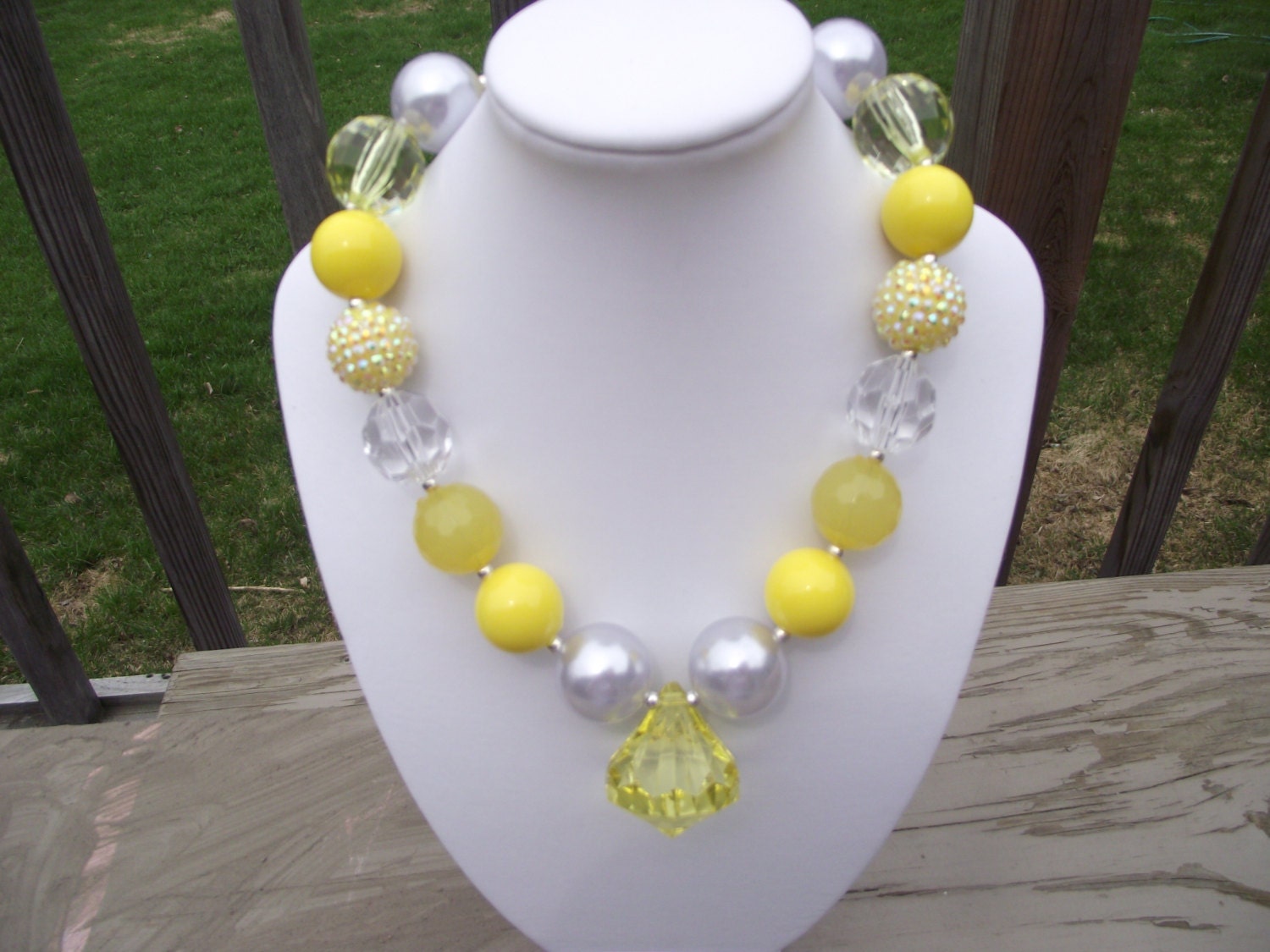 Yellow and White Chunky Necklace, Bubblegum Necklace, Gumball Necklace, Girl, Toddler, Gift, Photo Prop