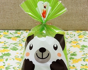10 Green Bear Face Cellophane Bags (5.5 x 7.9in)