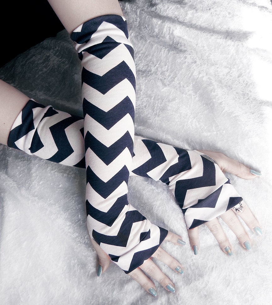 Skylar Arm Warmers - Navy Oxford Blue & Ivory Off White Chevron Striped Cotton - Gothic Yoga Cycling Running Emo Vampire Unisex Goth Gypsy