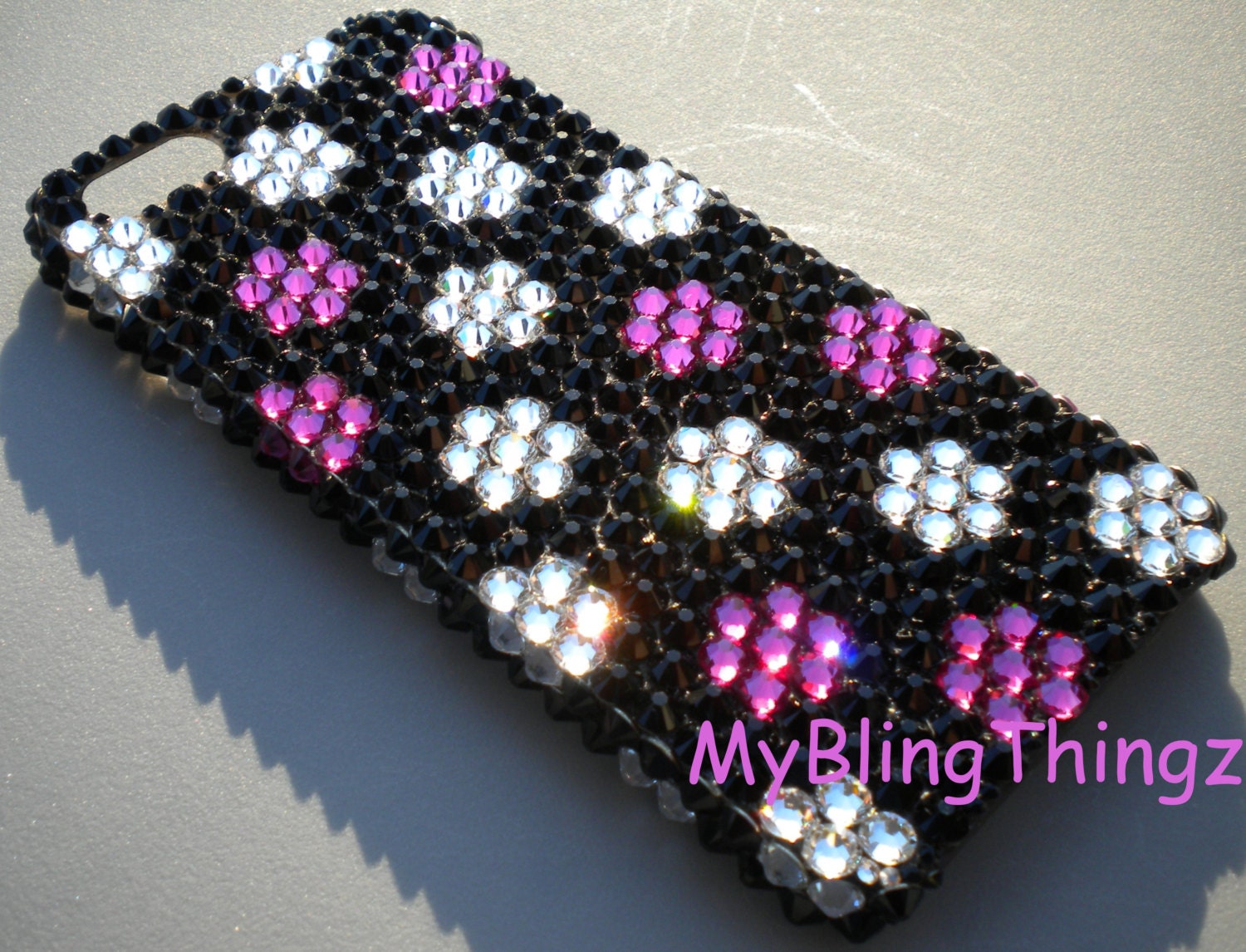 Daisies Fuchsia Pink Black Crystal Diamond Rhinestone BLING Back Case for New Apple iPhone 5 handmade using 100% Swarovski Elements