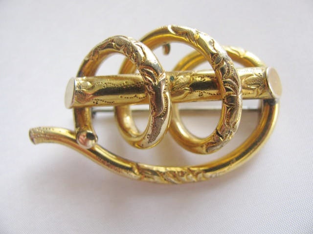 Victorian Brooch Gold Love Knot 1860 - 1880