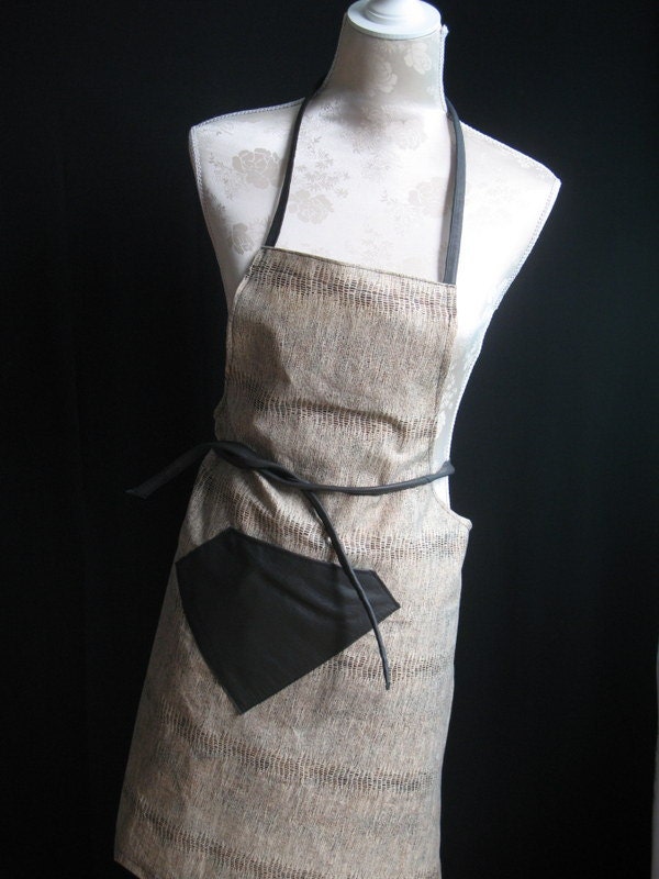 Fake leather apron with leather straps and pocket