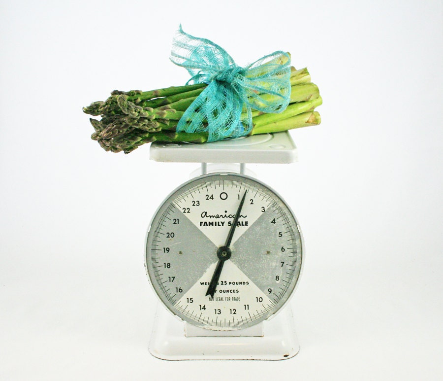 Vintage Scale, Rustic Kitchen, Shabby Chic Kitchen, Kitchen Scale, White Kitchenware