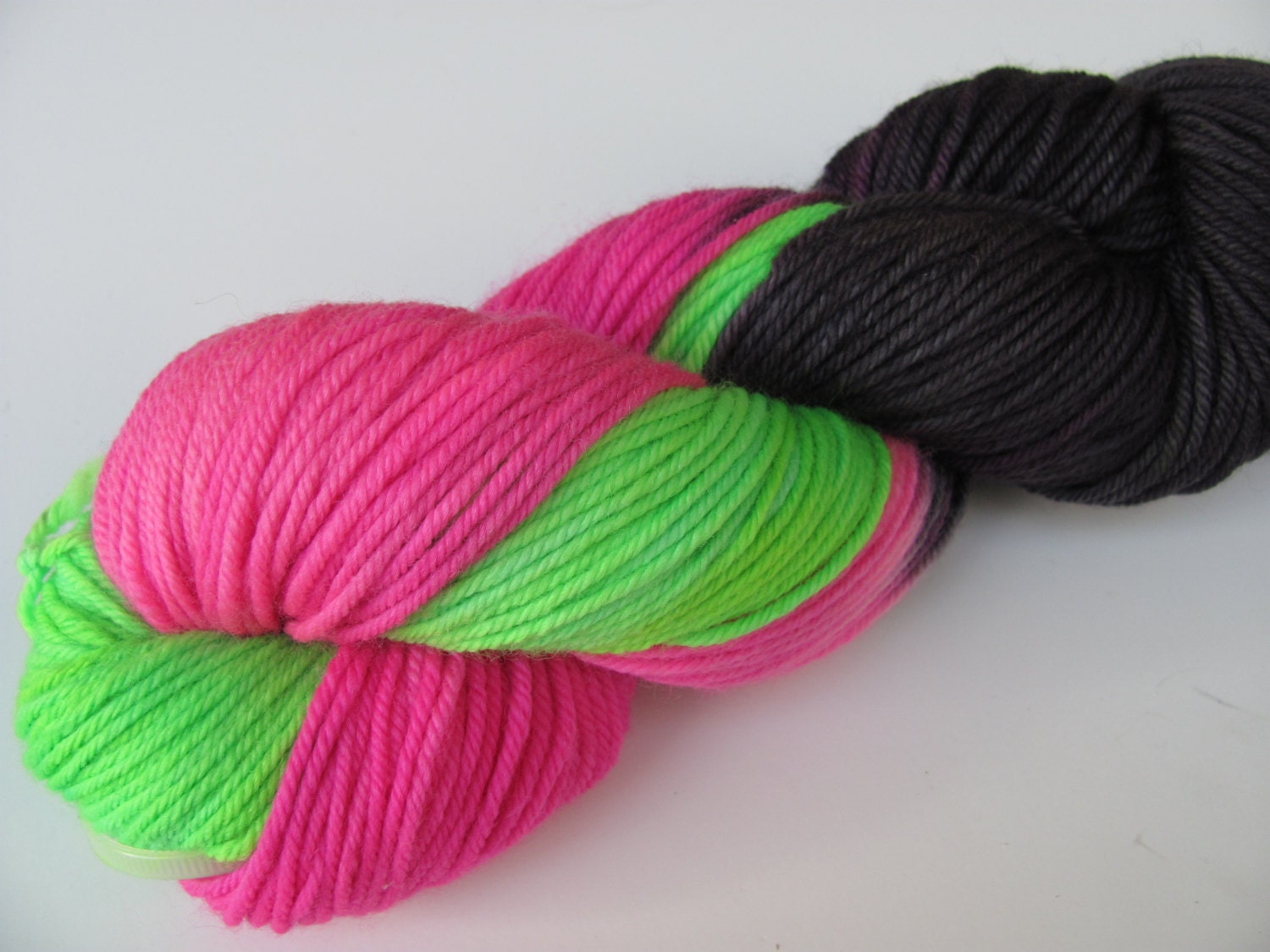 Rollerskate DK 245yds Superwash Merino