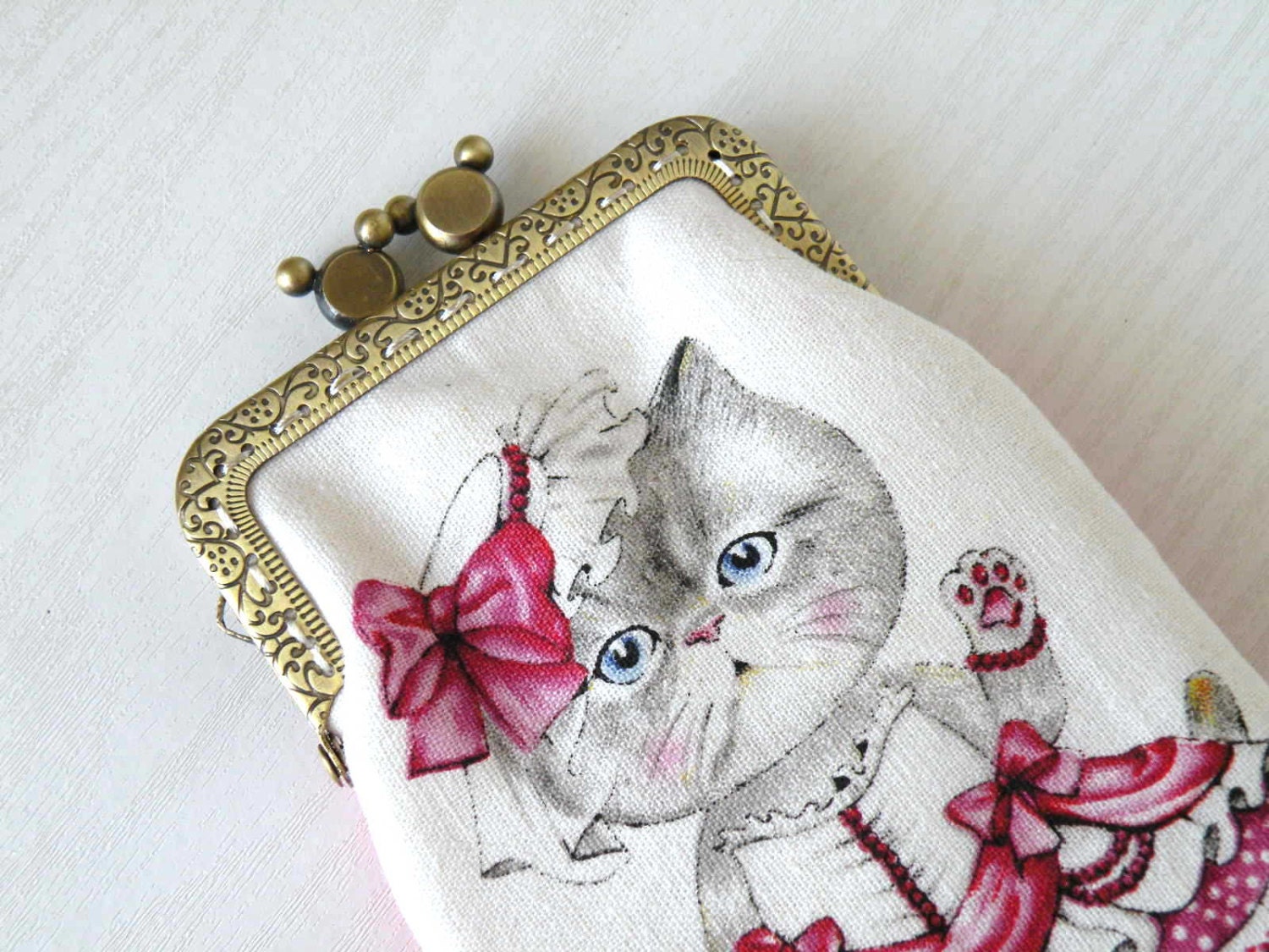 Cute cat IPhone case,fabric,kiss lock purse
